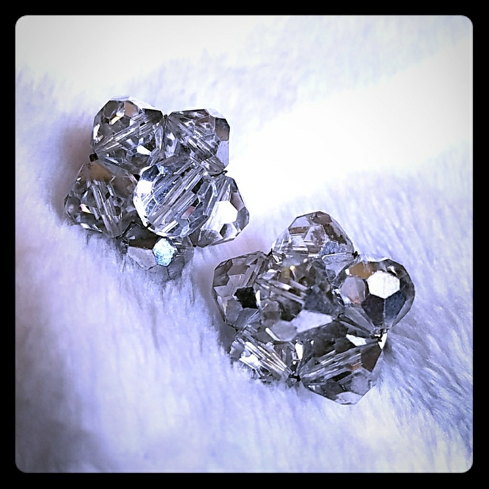 Vintage Aurora Borealis Glass Bead Cluster Earring